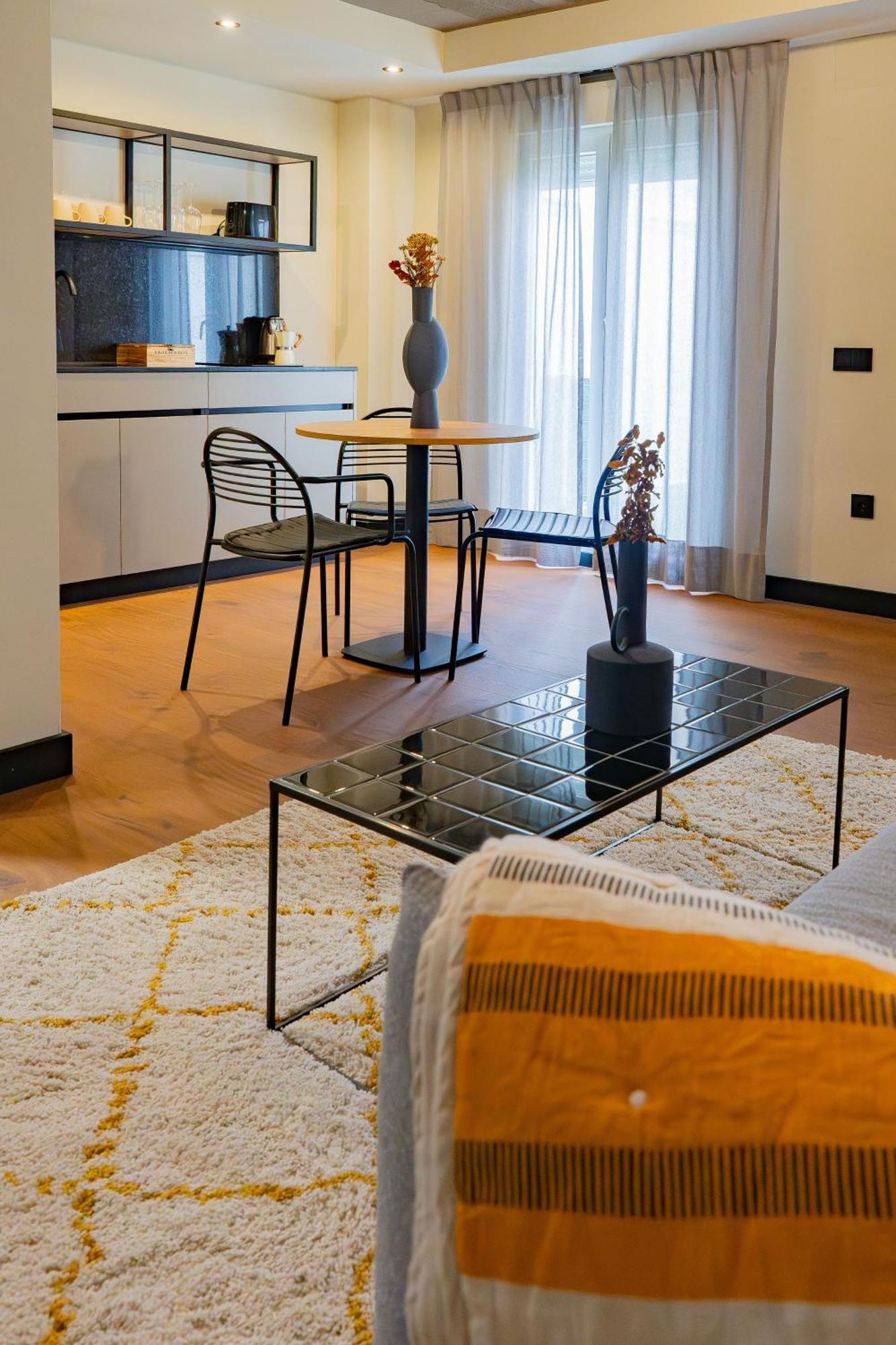 Bubu - Apartamentos En El Centro Málaga Exteriör bild